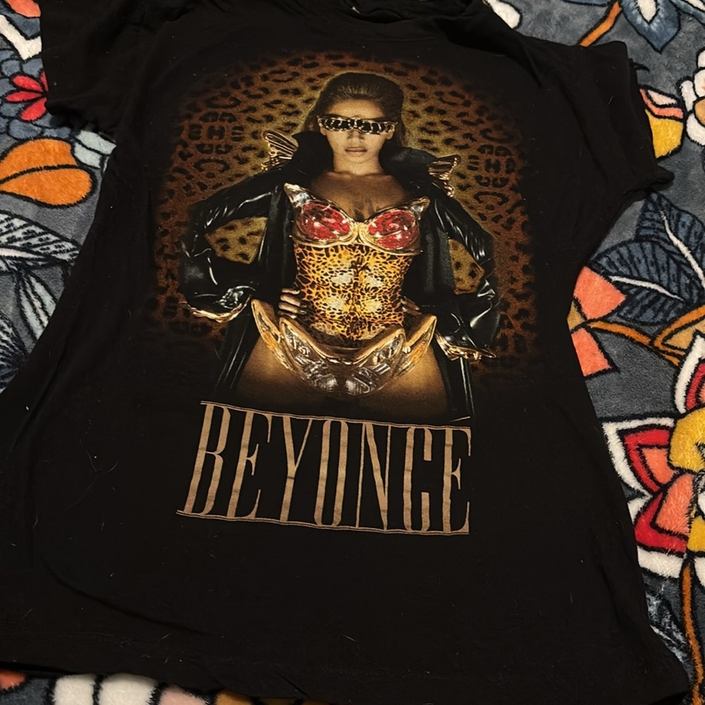 Beyoncé  2009 I am tour shirt